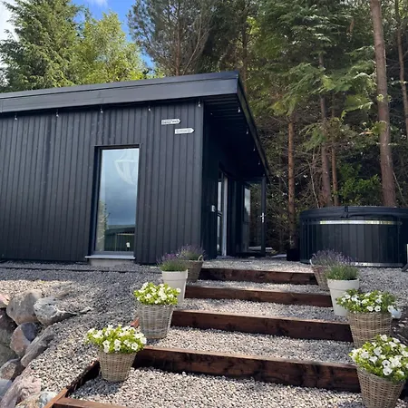 Luxurious Cabin With Private Hot Tub